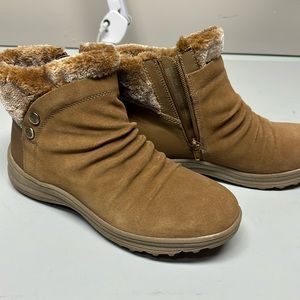 Cute brand new without tags suede with fur line cuff, ankle boots by baretrap